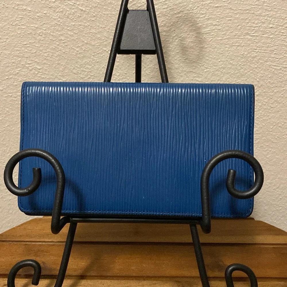 Louis Vuitton long wallet or checkbook cover in blue Epi leather, Authentic